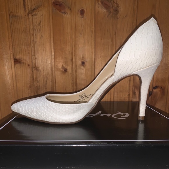 High Heels - Picture 5 of 5